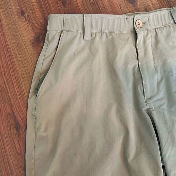 Under Armour tan athletic shorts khaki color size 36 stretch - Picture 4 of 5